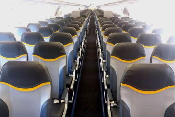 refurbished-Airbus-A321-211-aircraft-passenger-cabin